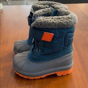 Toddler snow boots -NWT